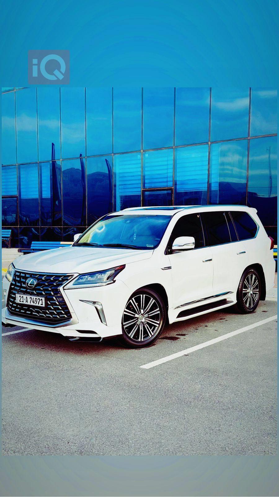 Lexus LX
